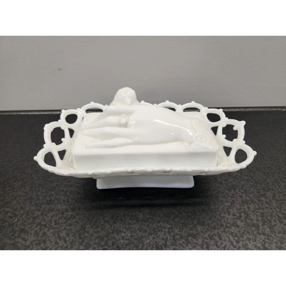 Atterbury Milk Glass Hand with Bird Lace Edge Trinket Dish Pat 1889 Good READ